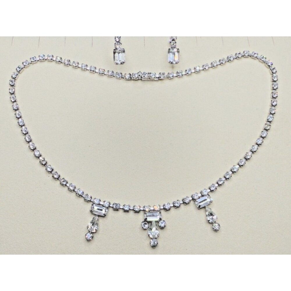 Vintage Elegant Rhinestone Necklace and Earrings Set Unsigned Beauty